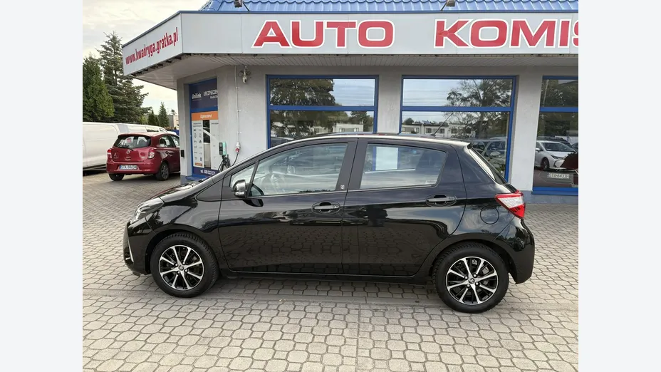 TOYOTA Yaris -