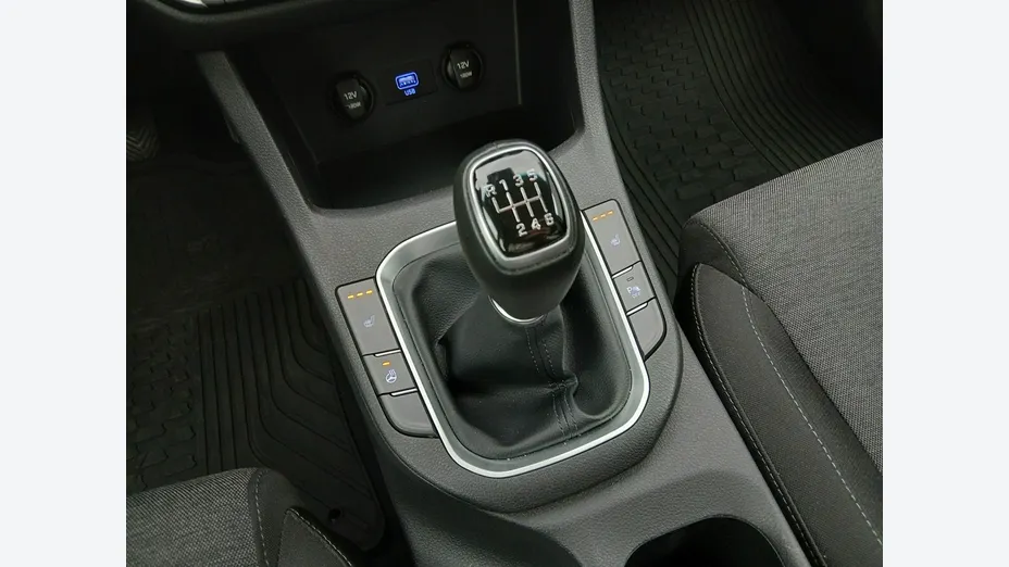 HYUNDAI i30 -
