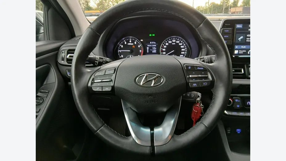HYUNDAI i30 -