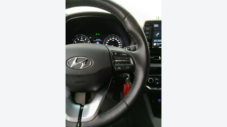 HYUNDAI i30 -