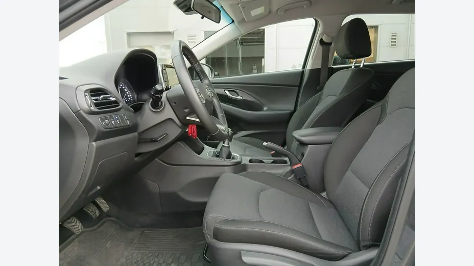 HYUNDAI i30 -