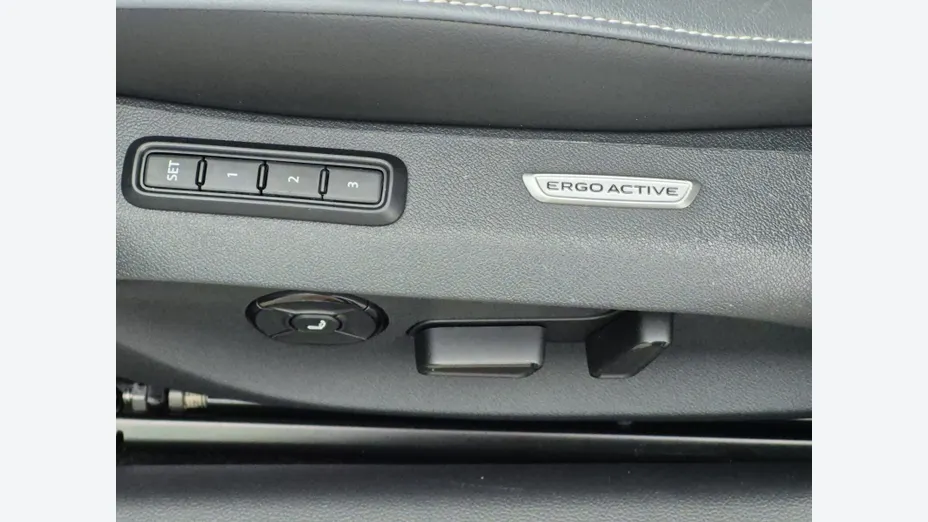 VOLKSWAGEN Passat -