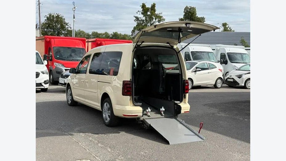 VOLKSWAGEN Caddy -