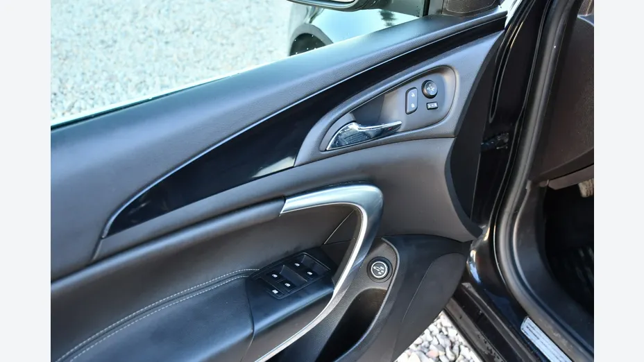 OPEL Insignia -