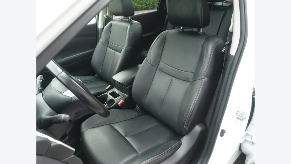 NISSAN X-Trail -