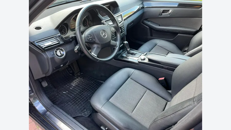 MERCEDES-BENZ E Klasa -