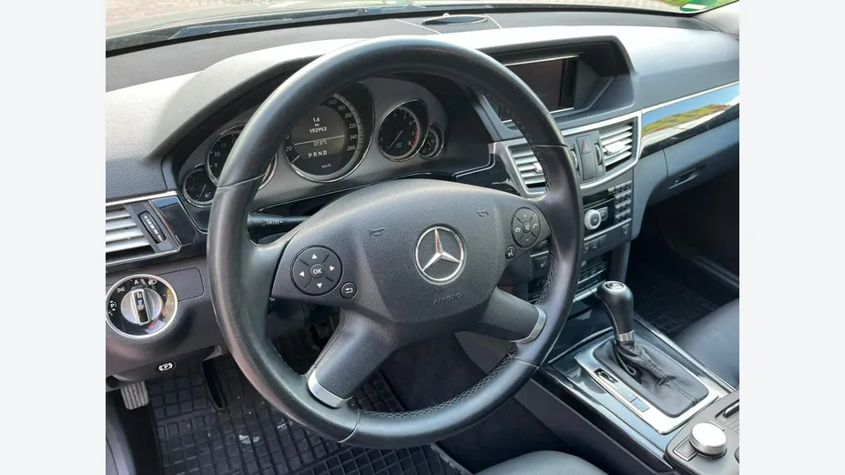MERCEDES-BENZ E Klasa -