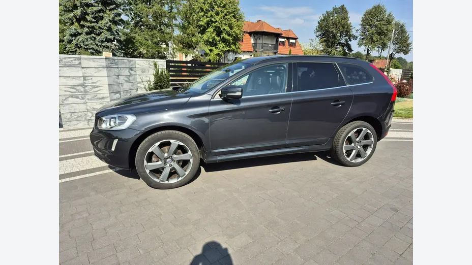 VOLVO XC60 -
