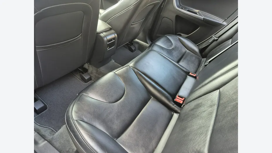 VOLVO XC60 -