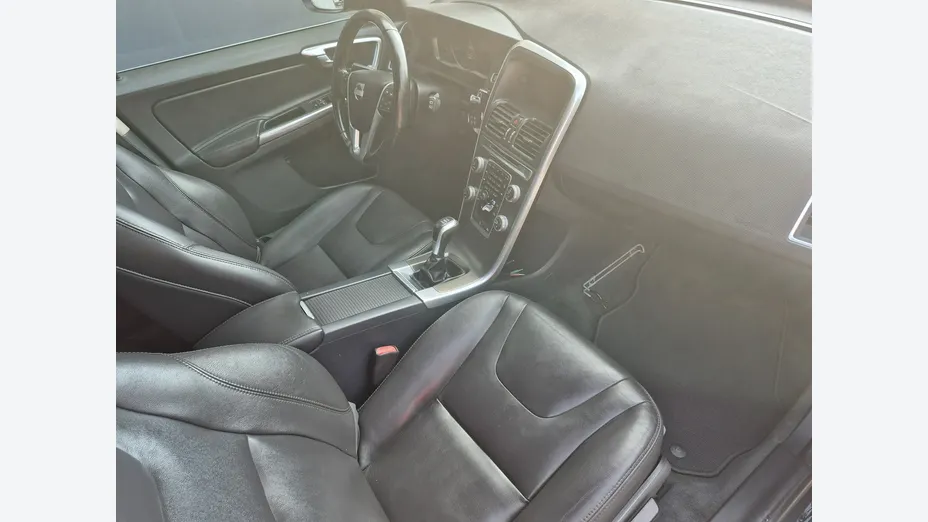 VOLVO XC60 -