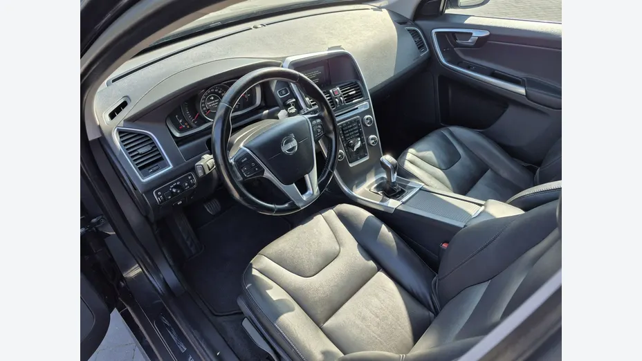 VOLVO XC60 -