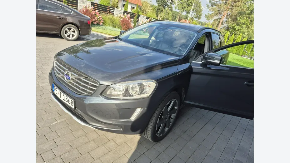 VOLVO XC60 -