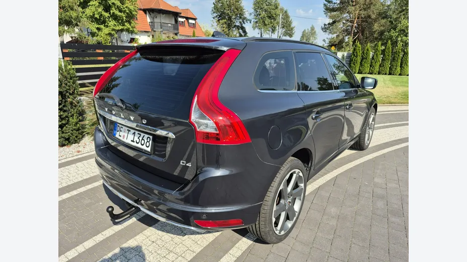 VOLVO XC60 -