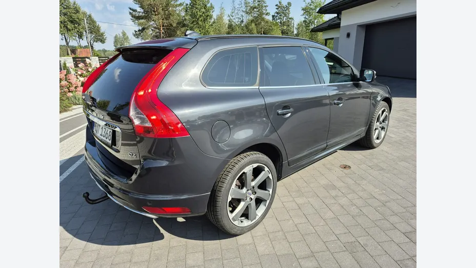 VOLVO XC60 -