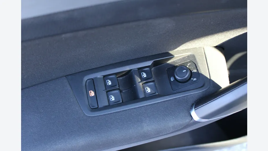 VOLKSWAGEN Touran -