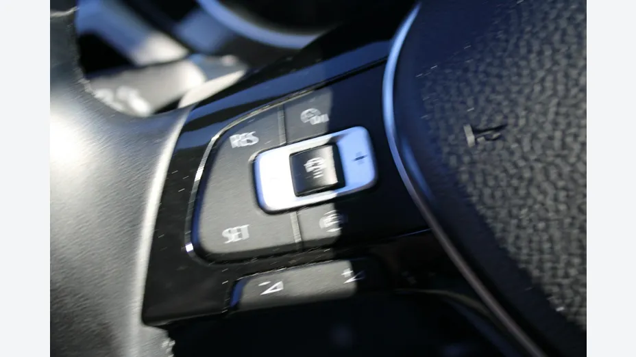 VOLKSWAGEN Touran -