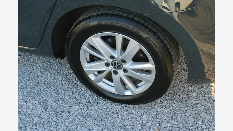 VOLKSWAGEN Touran -