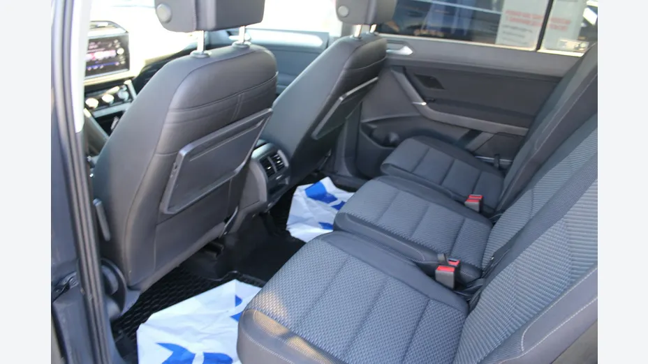 VOLKSWAGEN Touran -