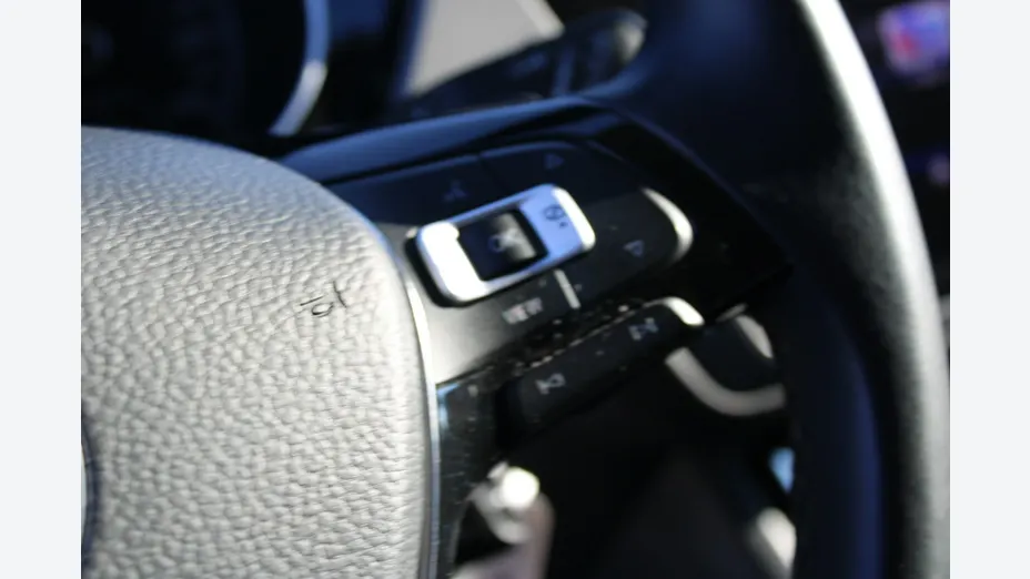VOLKSWAGEN Touran -