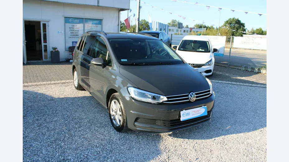 VOLKSWAGEN Touran -
