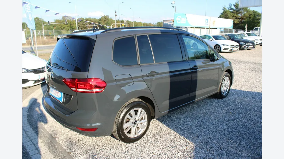 VOLKSWAGEN Touran -
