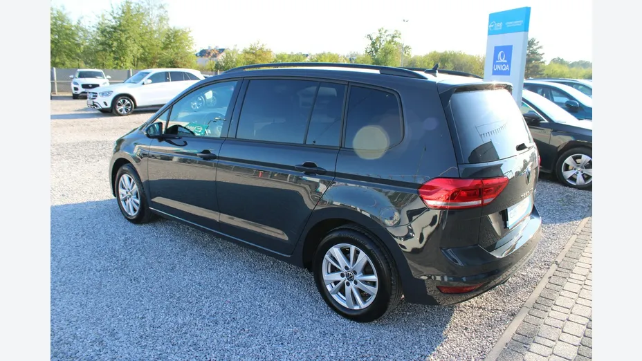 VOLKSWAGEN Touran -