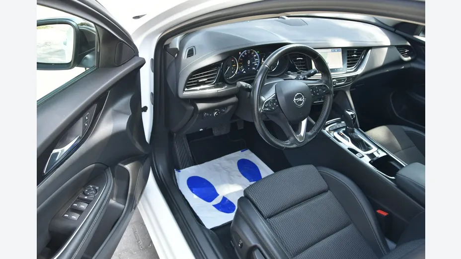 OPEL Insignia -