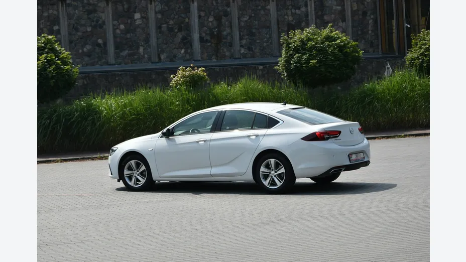 OPEL Insignia -