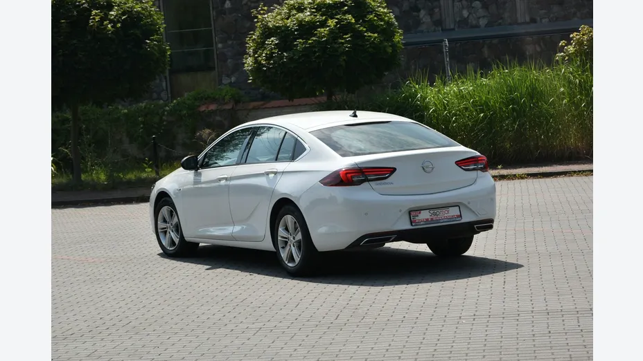 OPEL Insignia -