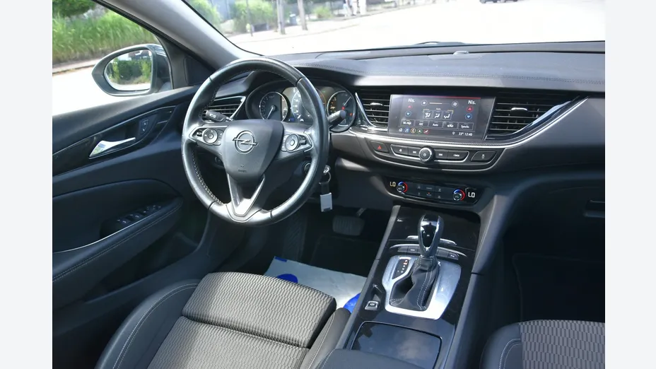 OPEL Insignia -