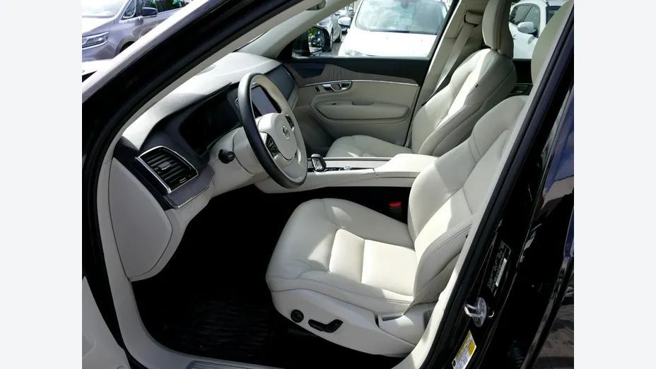 VOLVO XC90 -