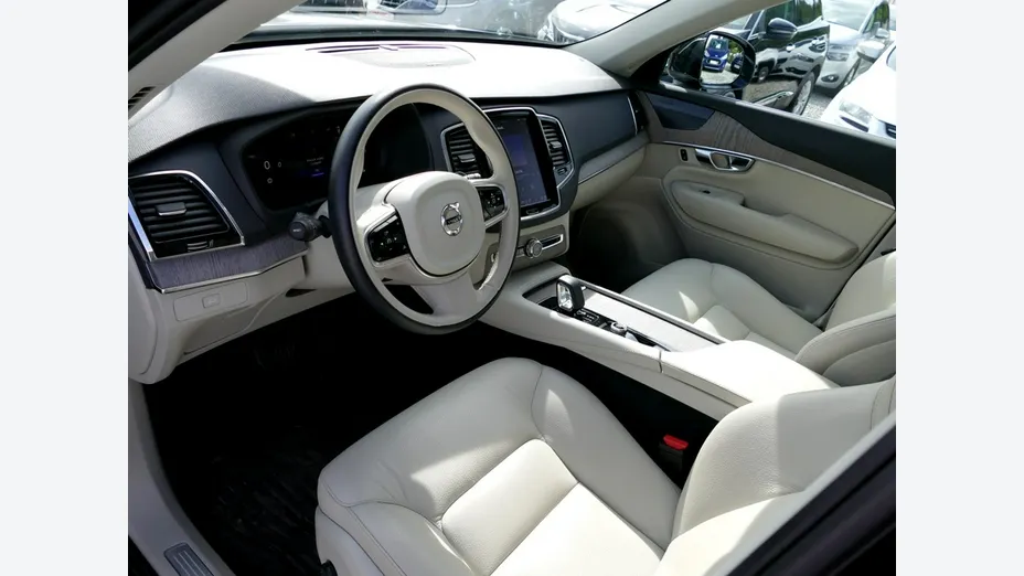 VOLVO XC90 -