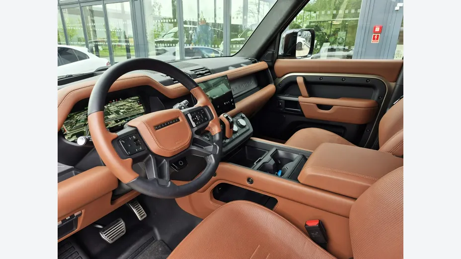 LAND ROVER Defender -