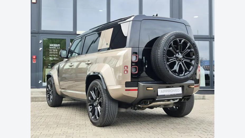 LAND ROVER Defender -