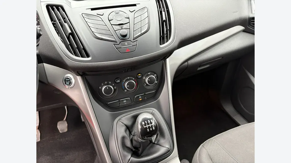 FORD Kuga -