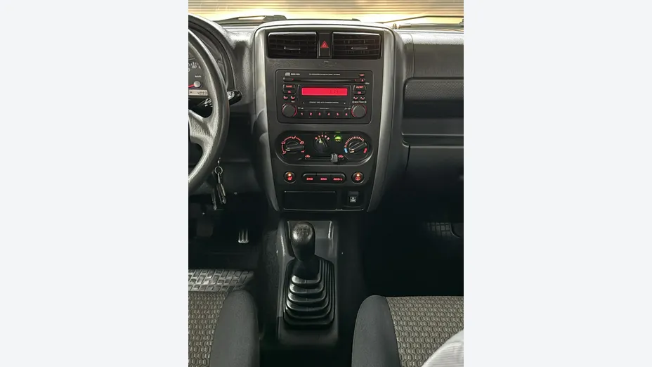 SUZUKI Jimny -