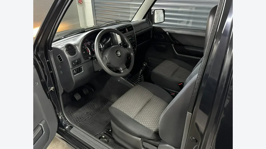 SUZUKI Jimny -