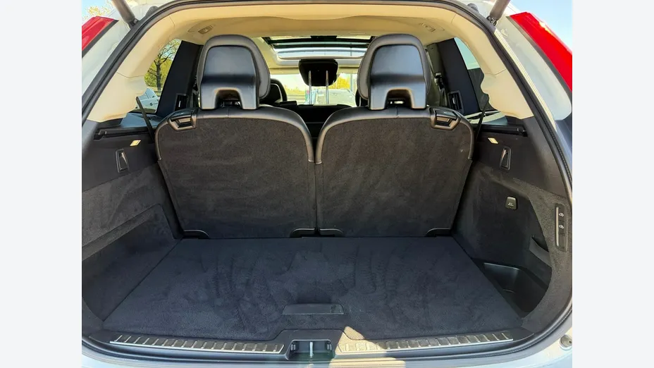 VOLVO XC90 -