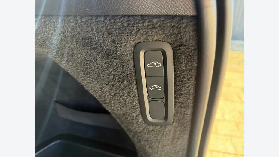 VOLVO XC90 -
