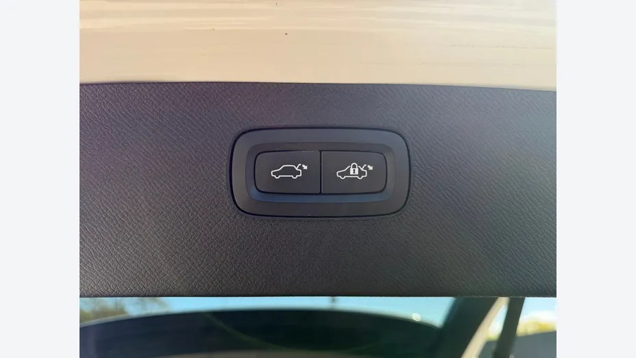 VOLVO XC90 -