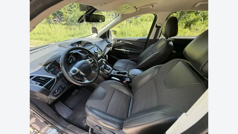 FORD Kuga -