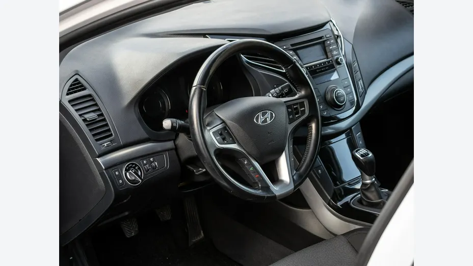 HYUNDAI i40 -
