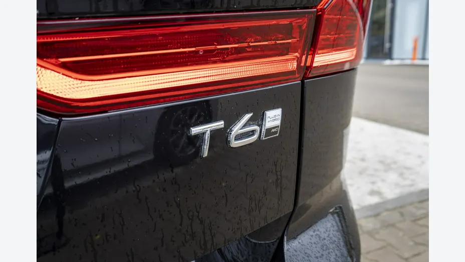 VOLVO XC60 -