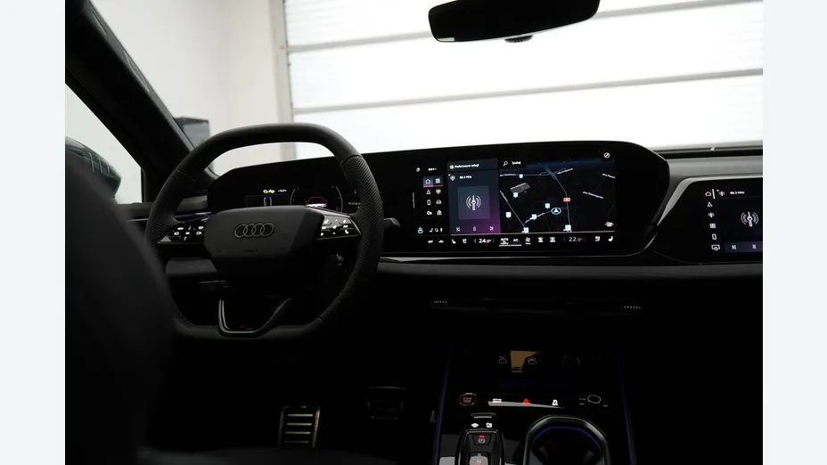 AUDI A6 -