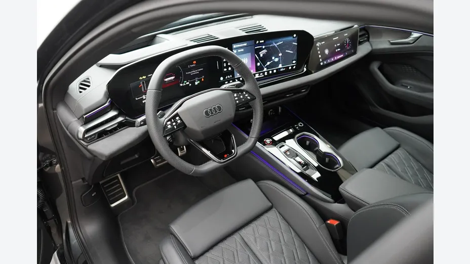 AUDI A6 -