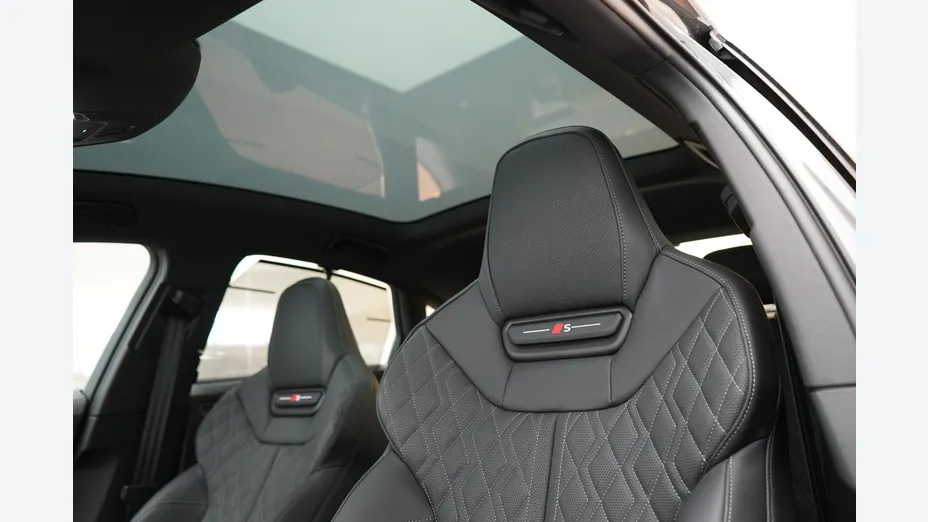 AUDI A6 -