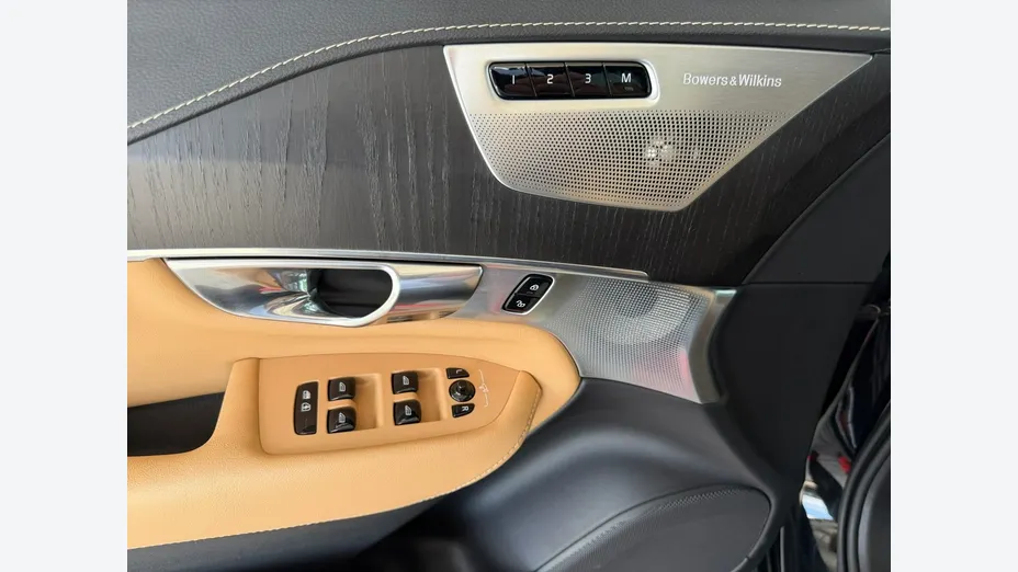 VOLVO XC90 -