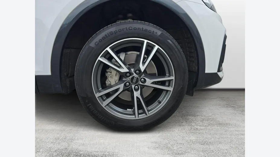 AUDI Q5 -