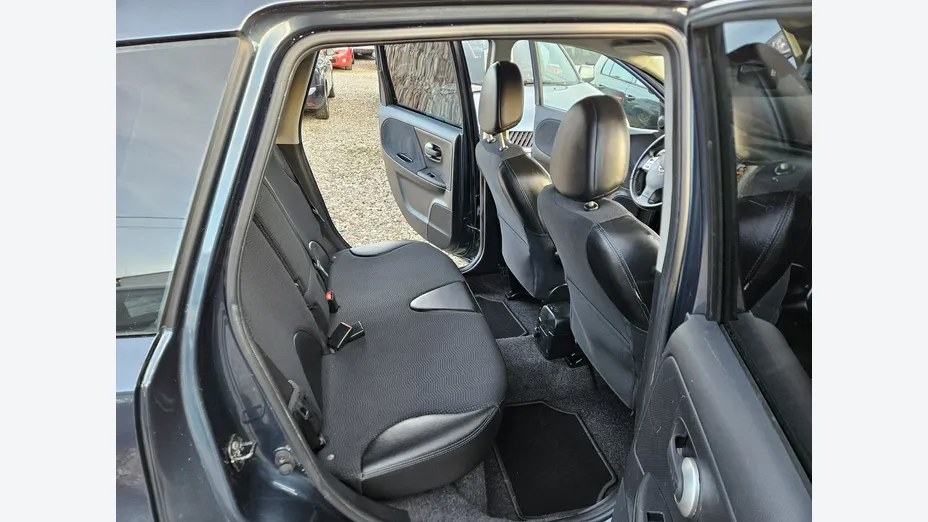 NISSAN Note -