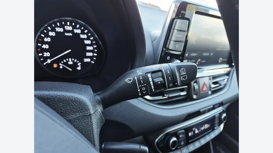 HYUNDAI i30 -